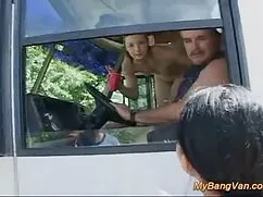 Sarışın ve siyah türk olgun kadin