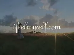 Busty şeftali türk dul kadın porno süt ve kavun ile oynuyor