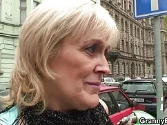 Gözleri bağlı yüzleşmek koylu kadin porno zorunda